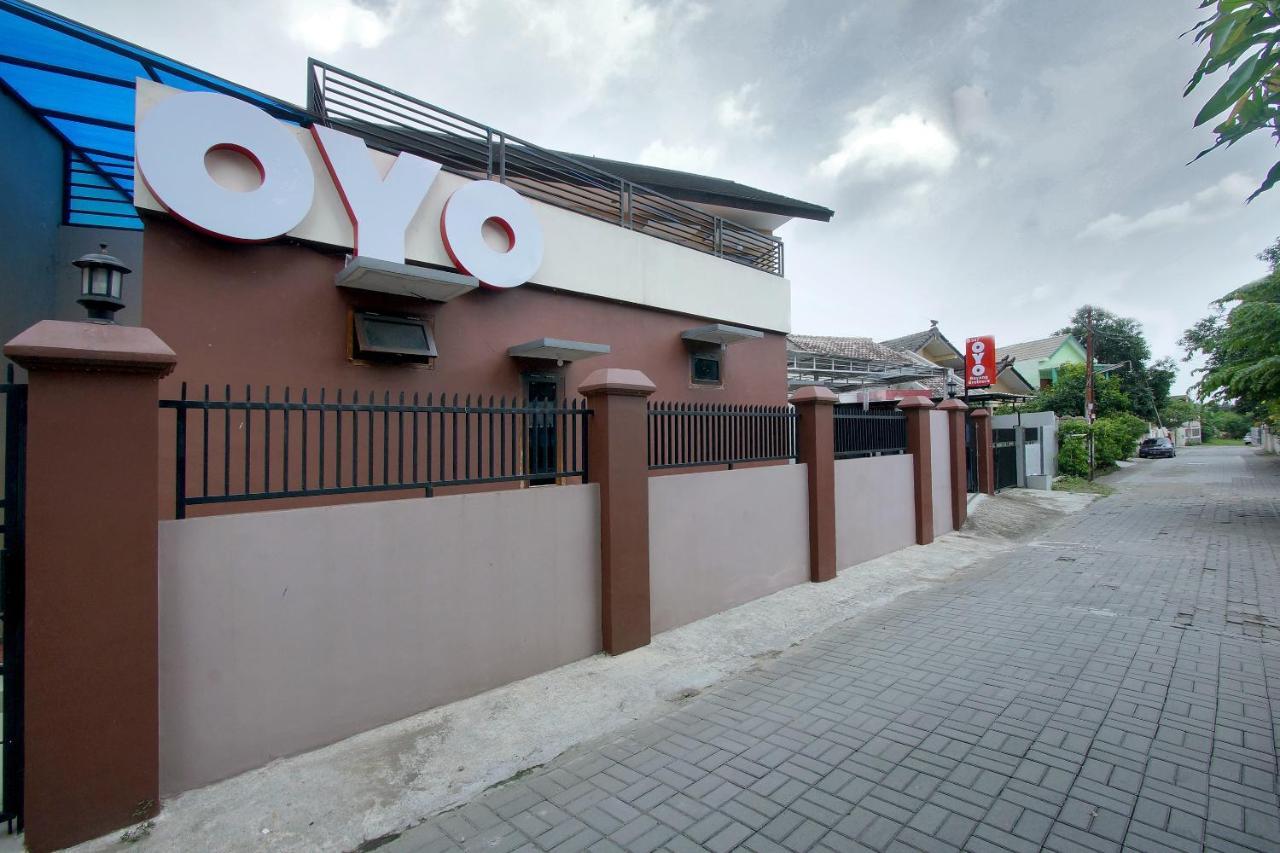 Oyo 347 Bayang Brothers Guest House Maguwo Exteriör bild