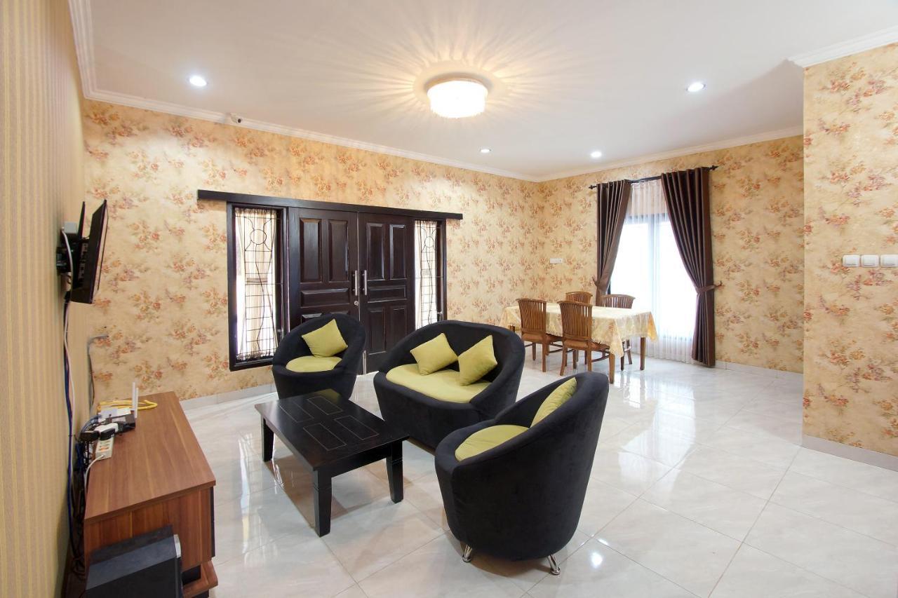 Oyo 347 Bayang Brothers Guest House Maguwo Exteriör bild