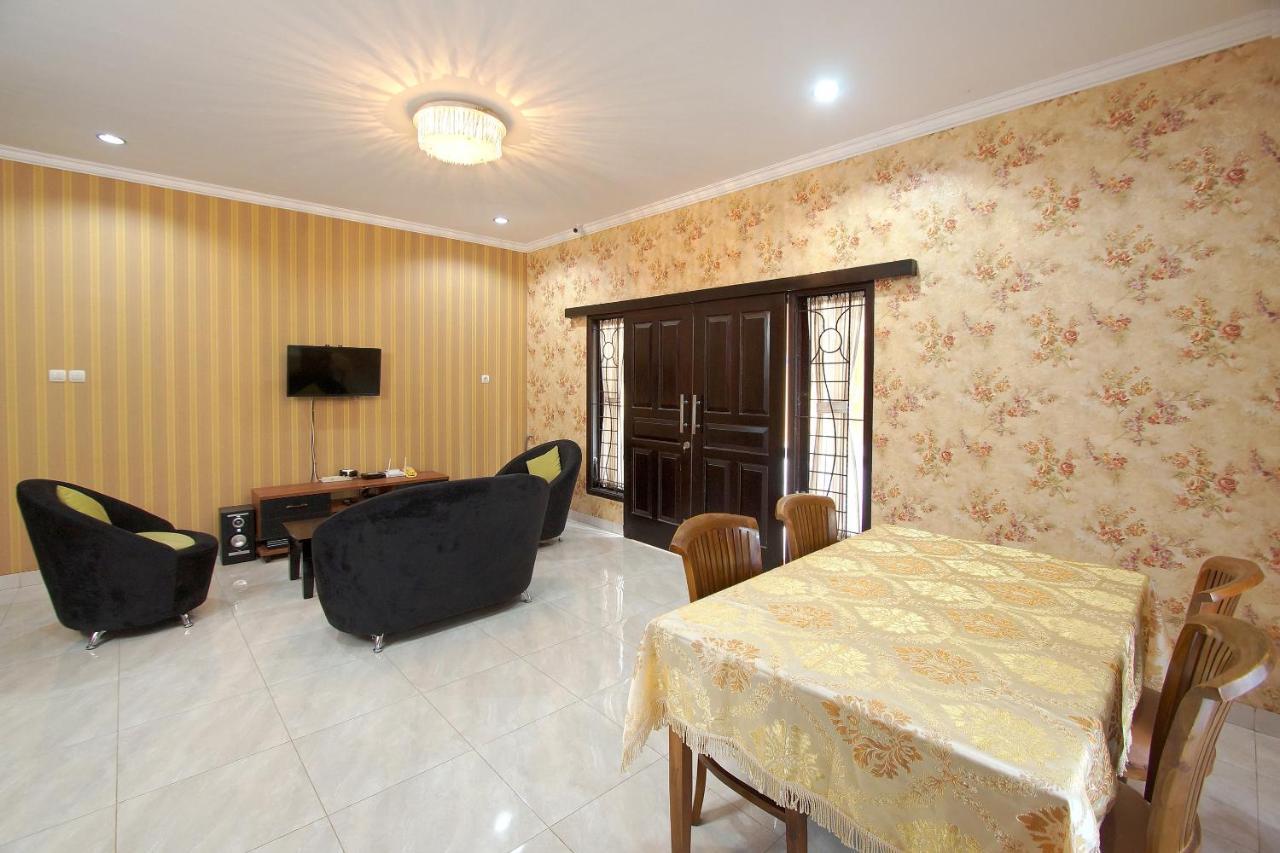 Oyo 347 Bayang Brothers Guest House Maguwo Exteriör bild