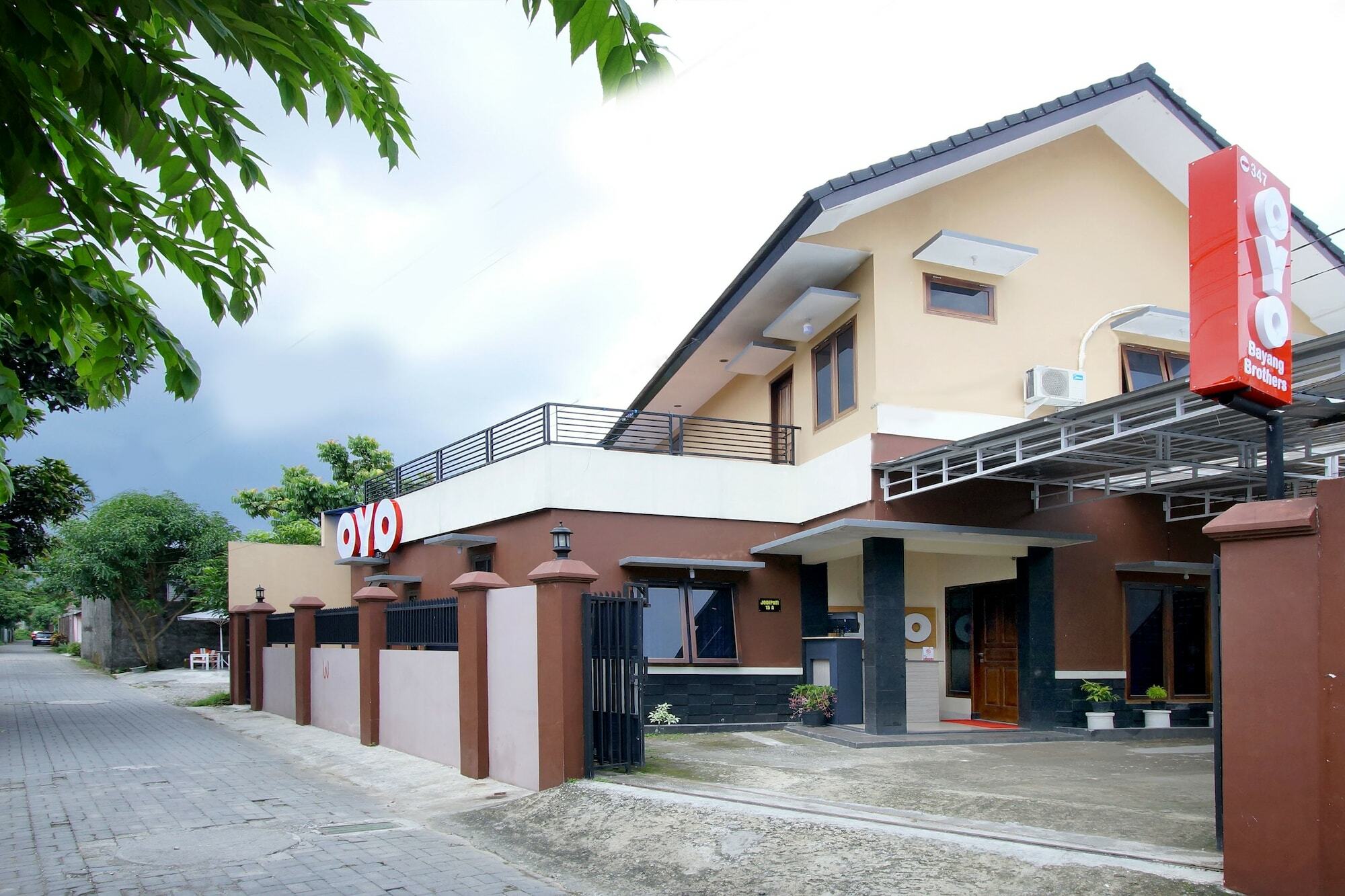 Oyo 347 Bayang Brothers Guest House Maguwo Exteriör bild